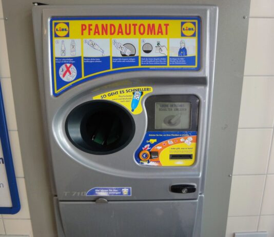 В Україні збираються встановити автомати, які міняють сміття на гроші