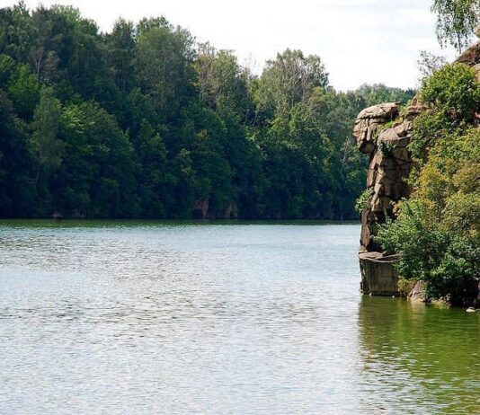 На Житомирщине обезвоженная река Тетерев, а уровень водохранилища критически малый