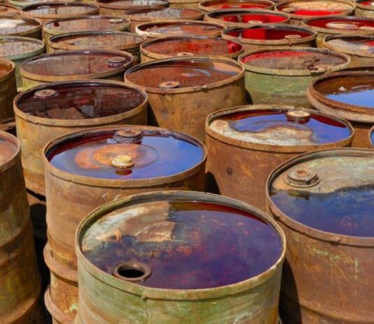 Хімікати посеред села на Житомирщині