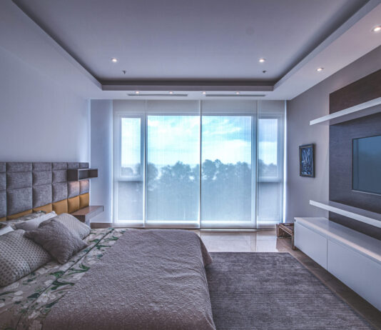 Світильник точковий: чому варто обрати таке освітлення для дому